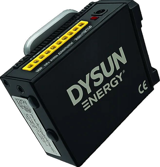 Het FlexGrid energiemanagementsysteem van Dysun Energy, getoond op tablet en telefoon